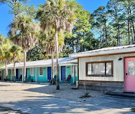 The Panacea Motel 外观 照片